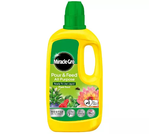 Miracle-Gro Pour and Feed Liquid Plant Food, 1L